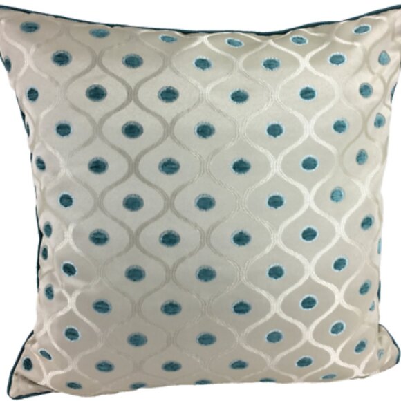 Pier 1 Pillow Double Pattern 18" x 18" Like NEW - Picture 1 of 10